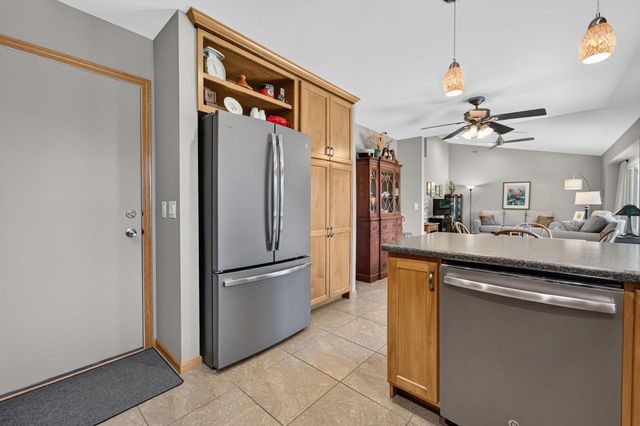 837 Vista Ridge Drive, Mount Horeb, WI 53572