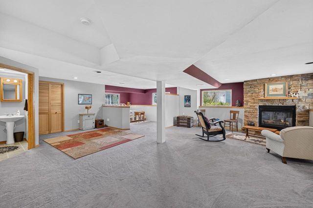 837 Vista Ridge Drive, Mount Horeb, WI 53572