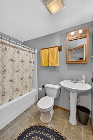 837 Vista Ridge Drive, Mount Horeb, WI 53572