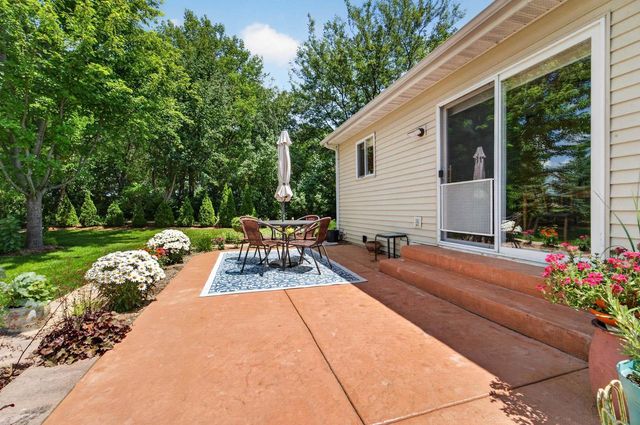 837 Vista Ridge Drive, Mount Horeb, WI 53572