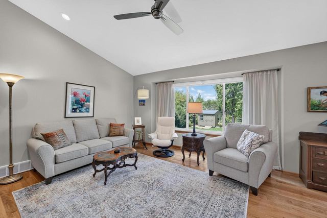 837 Vista Ridge Drive, Mount Horeb, WI 53572
