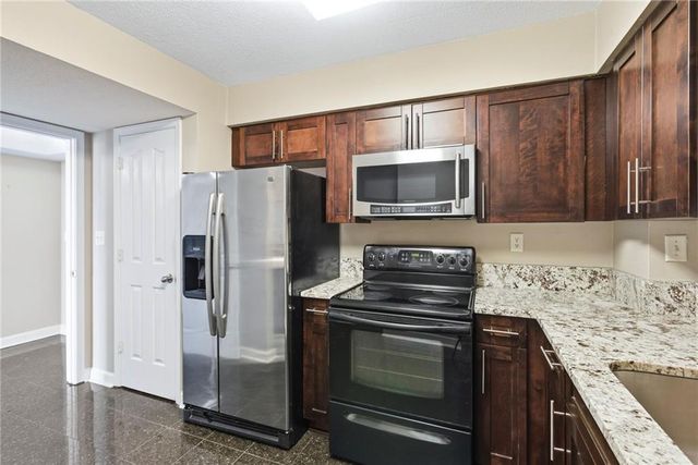 2870 Pharr Court South NW 2001, Atlanta, GA 30305