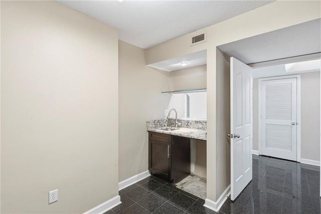 2870 Pharr Court South NW 2001, Atlanta, GA 30305