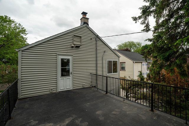 3535 S Pine AVENUE, Milwaukee, WI 53207