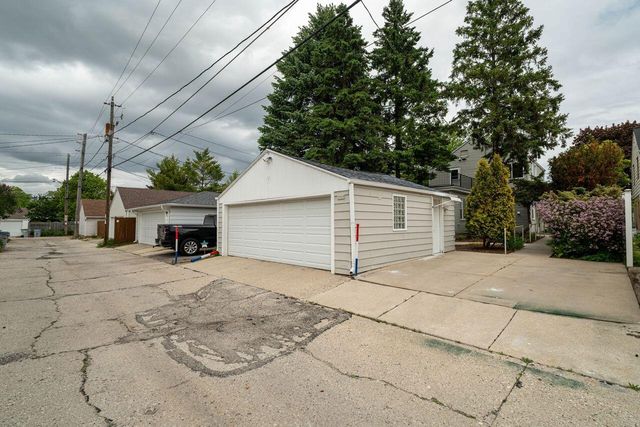 3535 S Pine AVENUE, Milwaukee, WI 53207