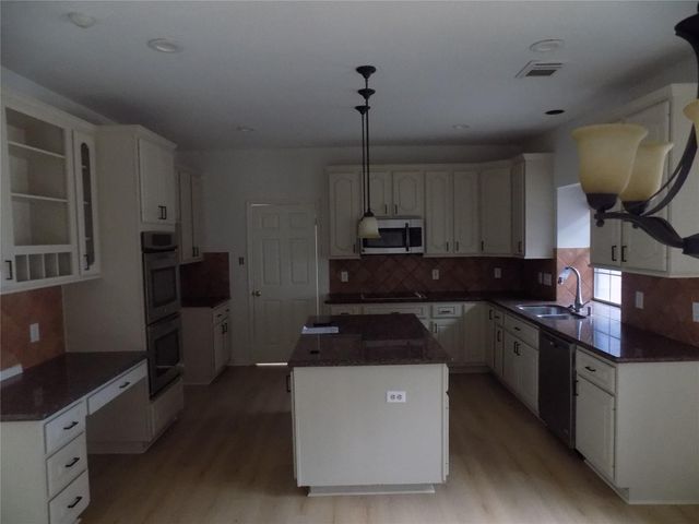 2206 Spanish Forest Lane, Richmond, TX 77406