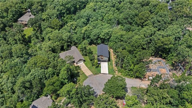 30 Cromer Drive, Bella Vista, AR 72715