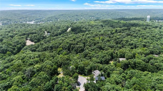 30 Cromer Drive, Bella Vista, AR 72715