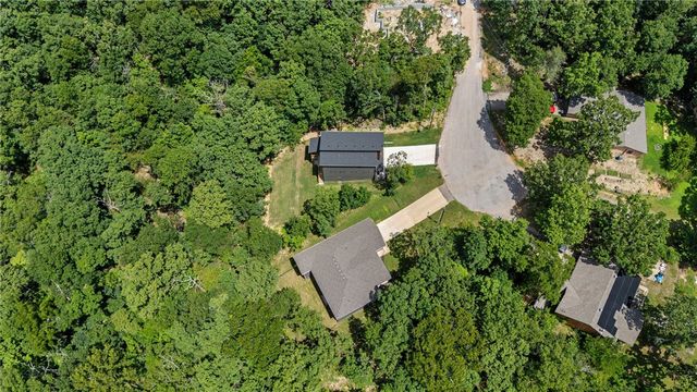 30 Cromer Drive, Bella Vista, AR 72715