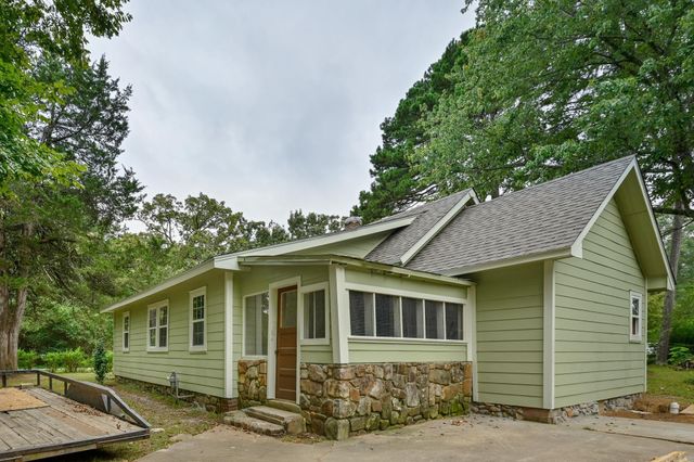 209 Ridge Ave, Mena, AR 71953