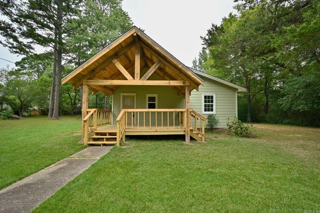 209 Ridge Ave, Mena, AR 71953