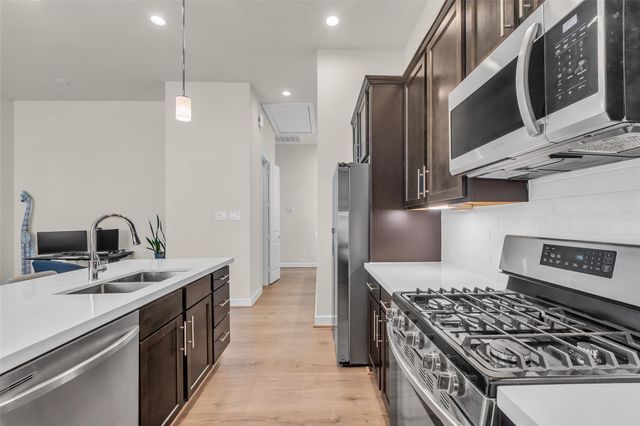 144 Knightsbridge Park Lane, Houston, TX 77018