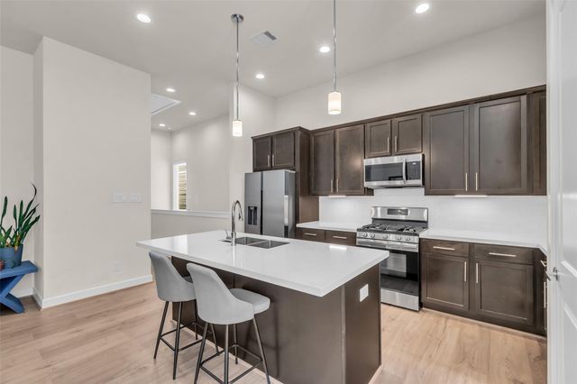 144 Knightsbridge Park Lane, Houston, TX 77018