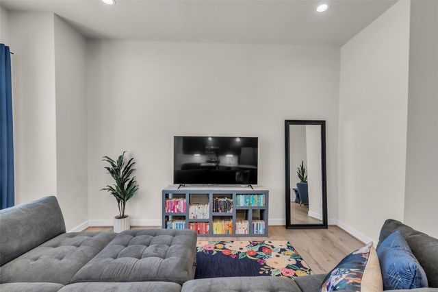 144 Knightsbridge Park Lane, Houston, TX 77018