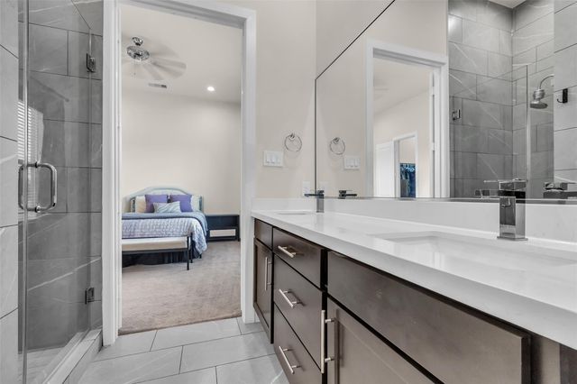 144 Knightsbridge Park Lane, Houston, TX 77018