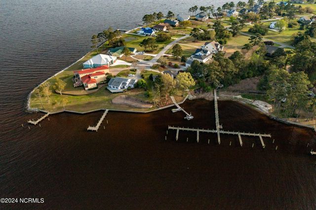 6054 Dolphin Road, Oriental, NC 28571
