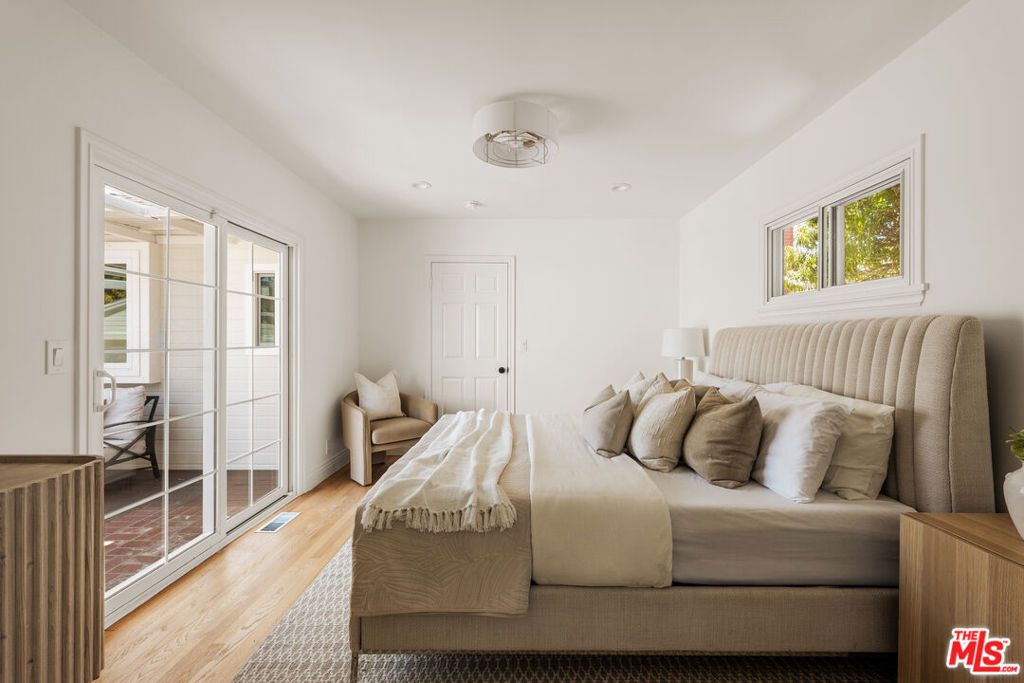 Image 12 of property listing at 8316 Westlawn Avenue, Los Angeles, CA 90045