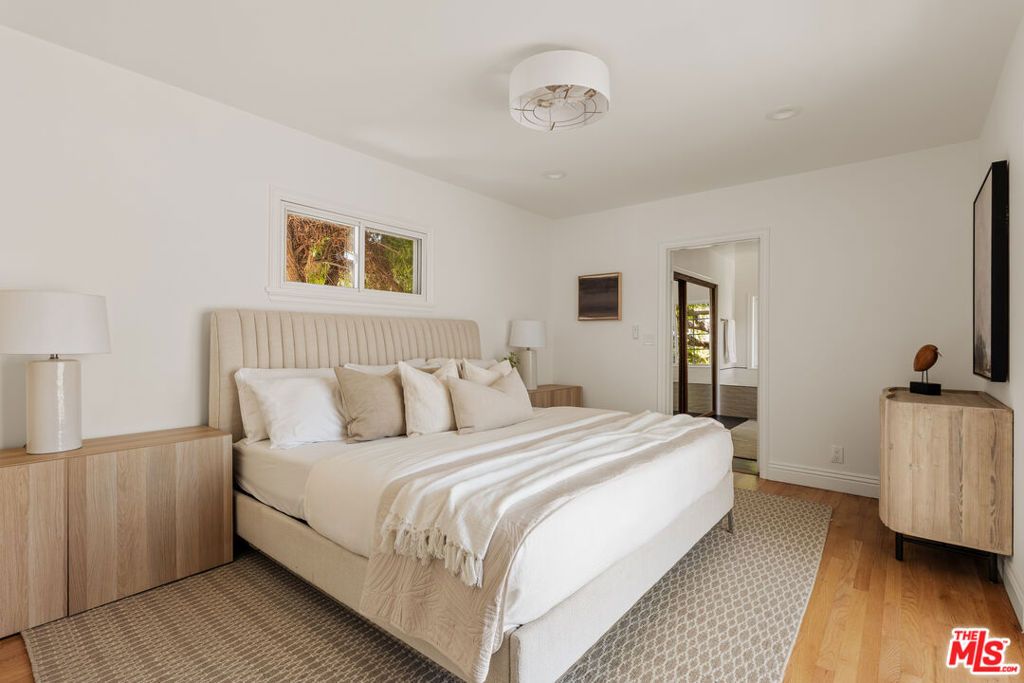 Image 13 of property listing at 8316 Westlawn Avenue, Los Angeles, CA 90045