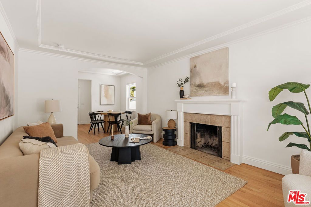 Image 3 of property listing at 8316 Westlawn Avenue, Los Angeles, CA 90045