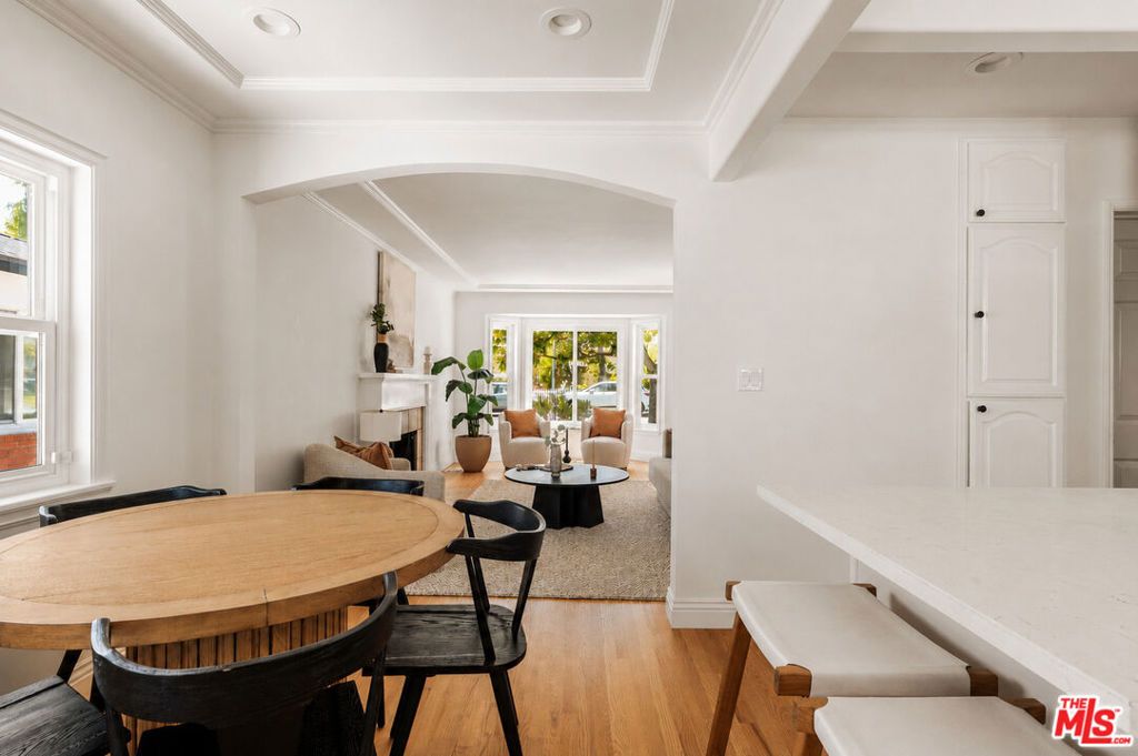 Image 4 of property listing at 8316 Westlawn Avenue, Los Angeles, CA 90045