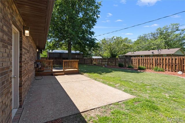 5 Magnolia Drive, Moro, IL 62067