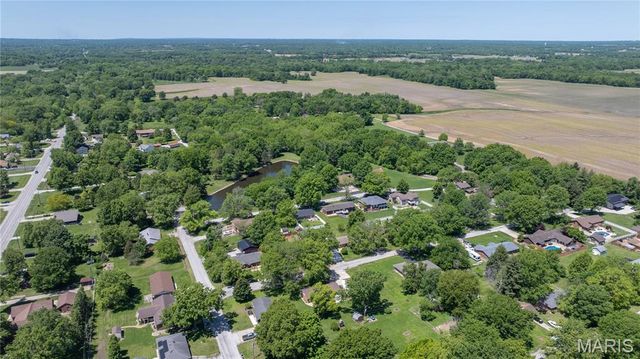 5 Magnolia Drive, Moro, IL 62067