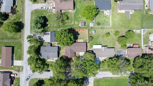5 Magnolia Drive, Moro, IL 62067