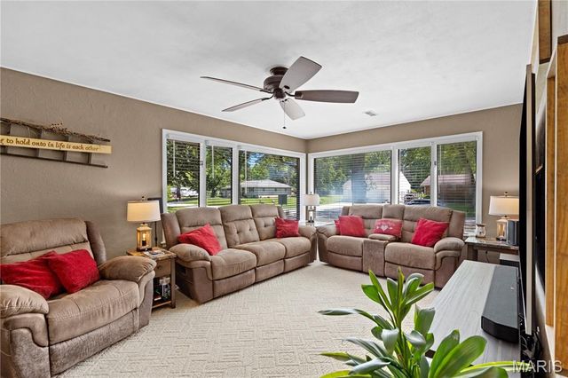 5 Magnolia Drive, Moro, IL 62067