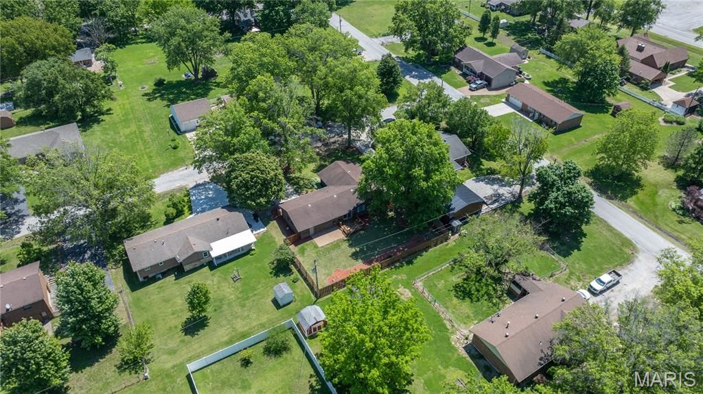 Image 40 of property listing at 5 Magnolia Drive, Moro, IL 62067