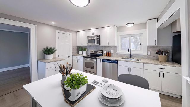 3 Edgar Court, Hudson, NH 03051