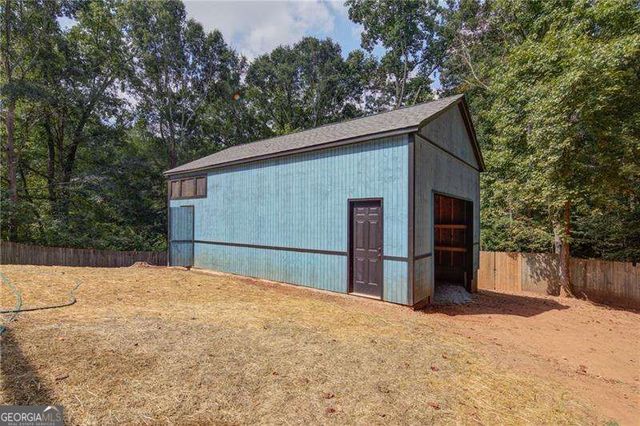 4267 Rivuere Point, Gainesville, GA 30507