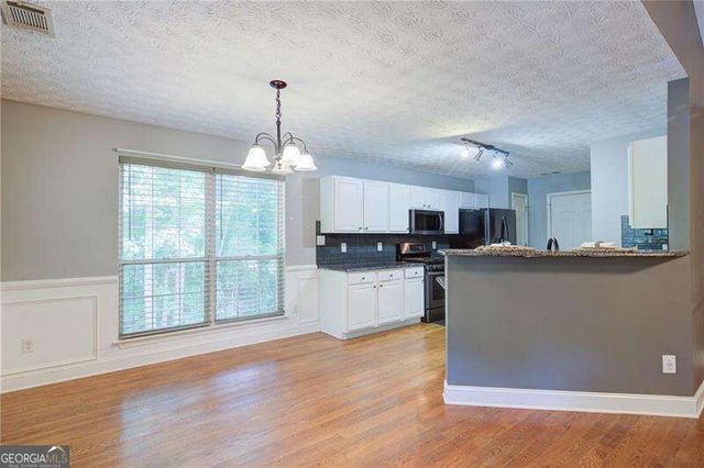 4267 Rivuere Point, Gainesville, GA 30507