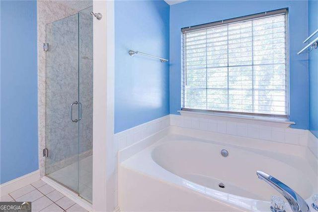 4267 Rivuere Point, Gainesville, GA 30507