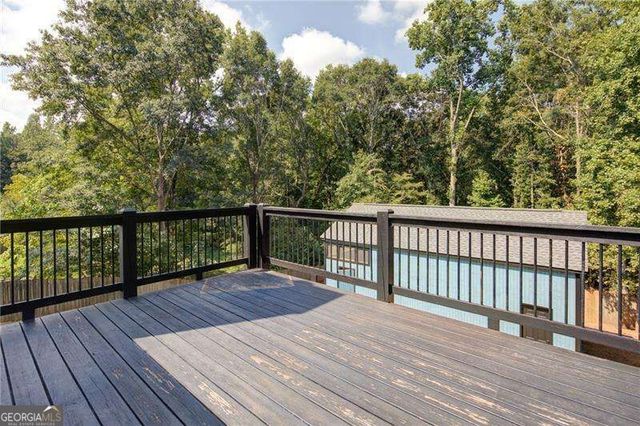 4267 Rivuere Point, Gainesville, GA 30507