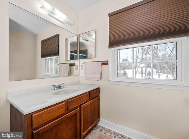 703 SWEETLEAF DR, Wilmington, DE 19808