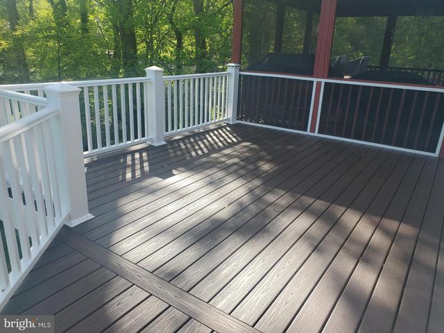 703 SWEETLEAF DR, Wilmington, DE 19808