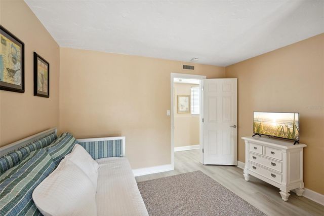 55 N WASHINGTON DRIVE, Sarasota, FL 34236