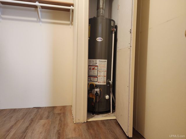 1620 Willow Creek Road, Escanaba, MI 49829