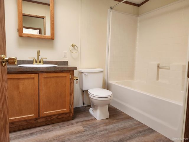 1620 Willow Creek Road, Escanaba, MI 49829