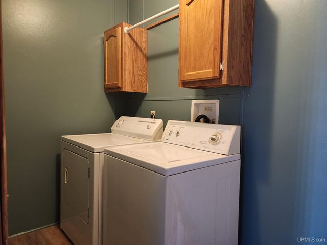 1620 Willow Creek Road, Escanaba, MI 49829