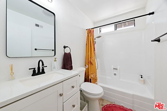 822 Victor Avenue 20, Inglewood, CA 90302