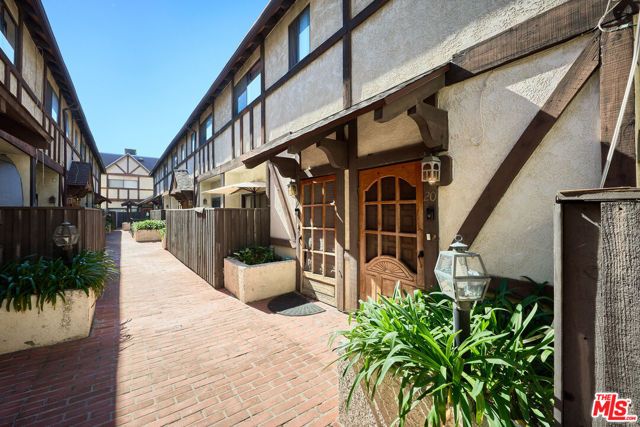 822 Victor Avenue 20, Inglewood, CA 90302