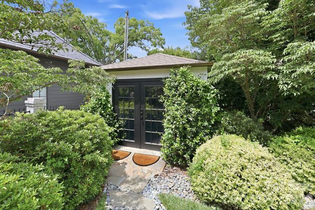 2021 Coniston Place, Charlotte, NC 28207