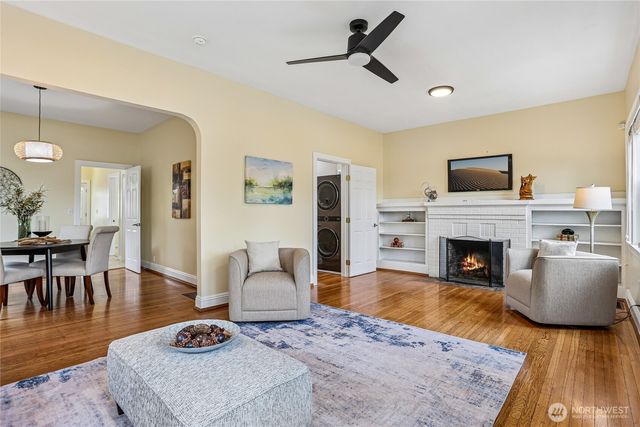 8609 55th Avenue S, Seattle, WA 98118