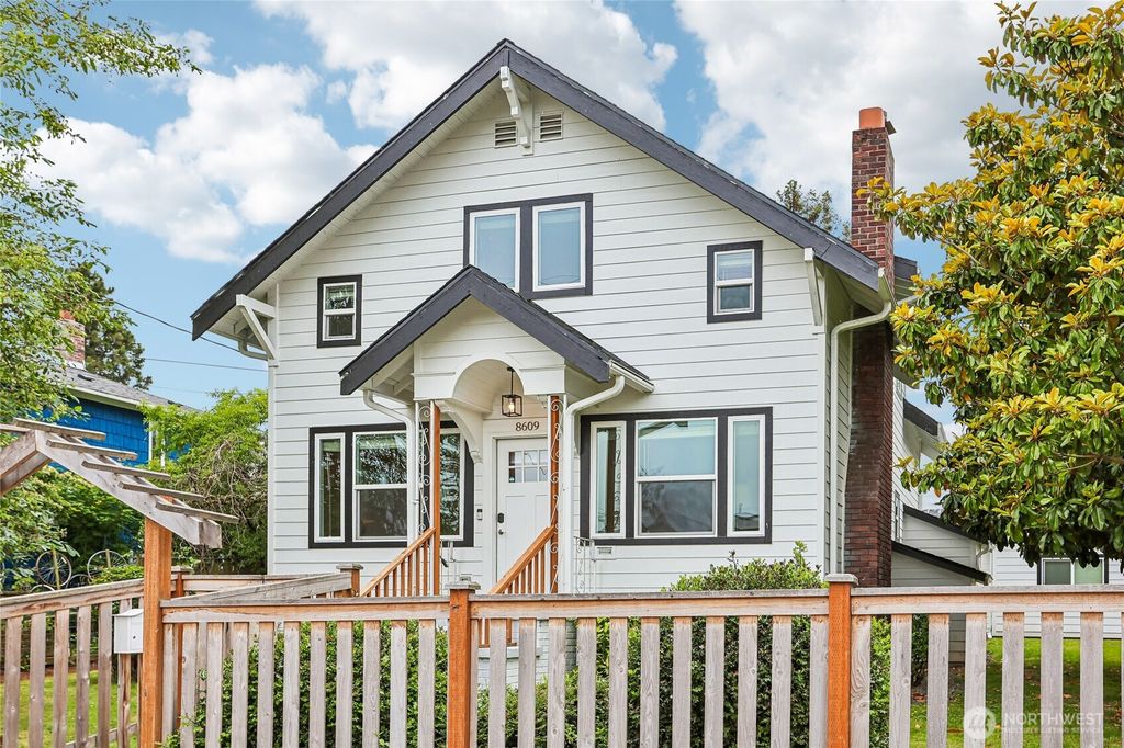 8609 55th Avenue S, Seattle, WA 98118