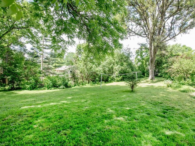 1603 Dodd Rd, Mendota Heights, MN 55118