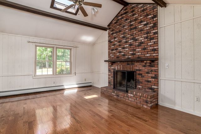 184 Cambridge Cir, Longmeadow, MA 01106