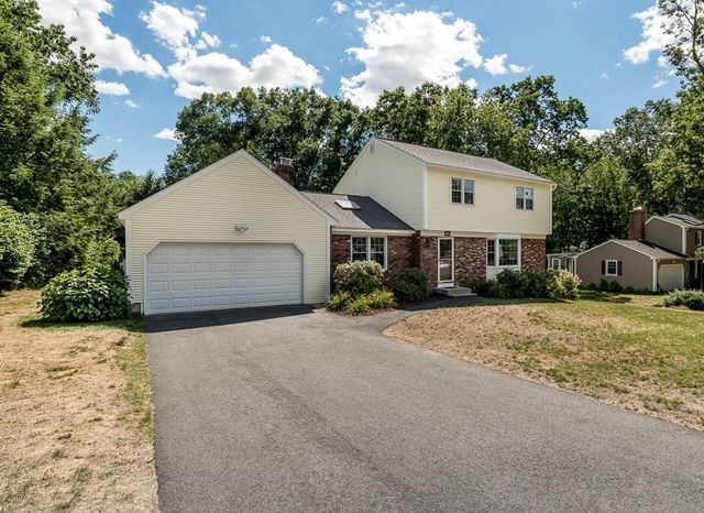 184 Cambridge Cir, Longmeadow, MA 01106
