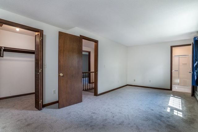 184 Cambridge Cir, Longmeadow, MA 01106