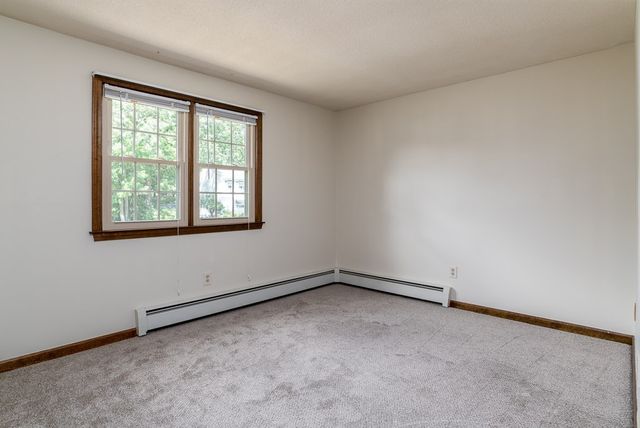 184 Cambridge Cir, Longmeadow, MA 01106